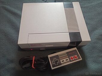 Nintendo NES + Hra