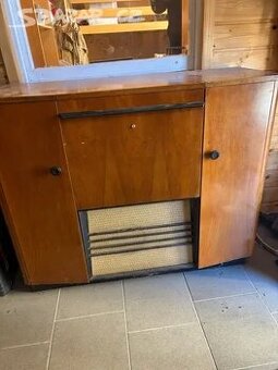 Gramoskříň Supraphon z 50. let - 1