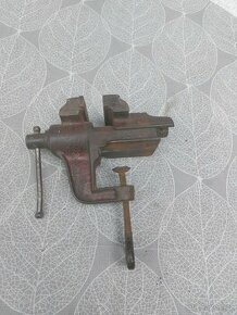 Starý malý svěráček.