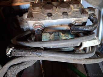 Dvoupístový kompresor