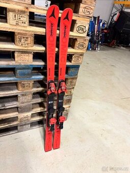 Dětské lyže Atomic G9 138 cm.