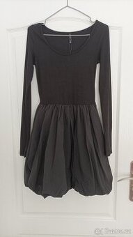 Nové balonové šaty s visačkou vel. XS