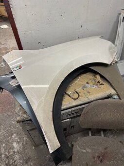 Fabia 3 pravy blatnik