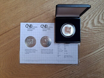 Stříbrná mince 100kč. Vydala Česká národní banka.