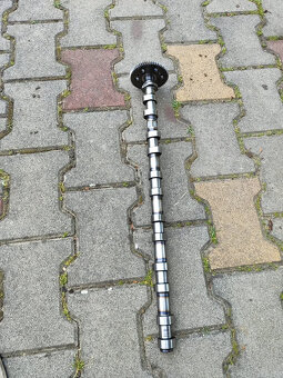 Výfuková vačková hřídel z BMW E60 145kw