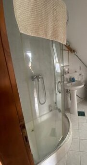 Koupelna - wc,sprchový kout, bidet, umyvadlo, bojler