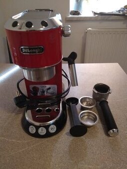 Kávovar DeLonghi EC680