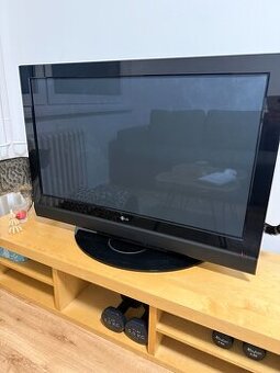 42" Plazma TV LG (model 42PC56) – retro kousek / do garáže