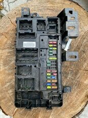 Pojistková skříň Ford Mustang GT 2016