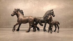 Schleich koně - skupina Frísů