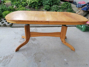 Rozkládací stůl dřevěný