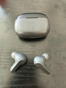Prodám bezdrátová sluchátka JBL Wave 200TWS