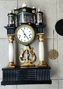 luxusní starožitné krbové hodiny Biedermeier