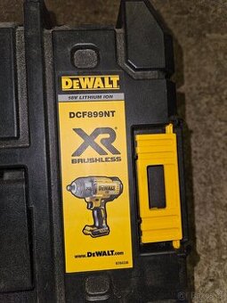 Kufr DeWalt DCF 899