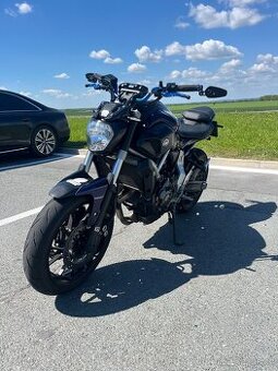 yamaha mt07 - 1