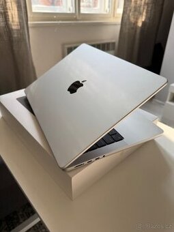 Nový MacBook Pro 14 M3 Pro Silver 512gb