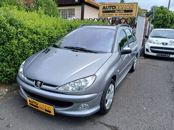 Peugeot 206 Com 1.6i jen 90.000 Km serviska