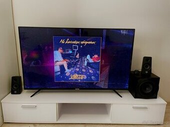 Televizní stolek/komoda
