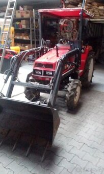Malotraktor Mitsubishi MT 23 s nakladačem