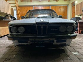 Bmw 5 E12. 525  nahradni dily s celeho  vozu