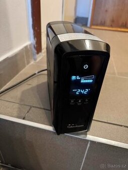 Prodám CyberPower PFC SineWare LCDGP 900VA/540W UPS