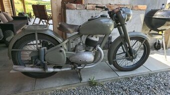 Jawa 250 pérák voják
