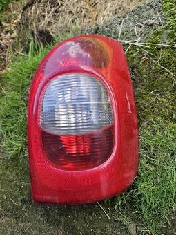 Citroën xsara picasso pravé zadní světlo.
