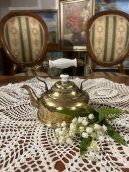 Starožitná mosazná konvička