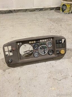 Přístrojova deska Ifa L60