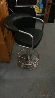 Černá barová židle -stříbrná podnož