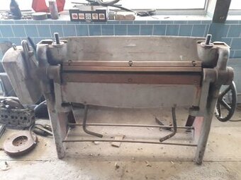 Ohýbačka ruční typ: XO 1000/3A, Strojárně Piesok, 1000 mm