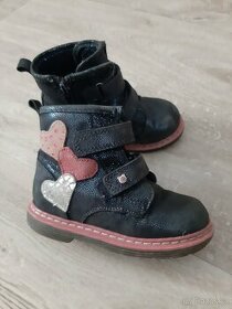 Boty dívčí vel.25