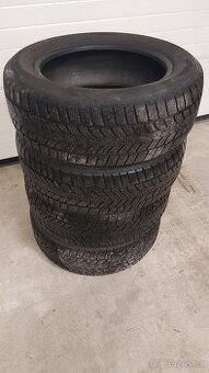 Zimní pneu 225/60R17