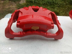 Prodám přední repasované brzdové třmeny na volvo xc70,xc90