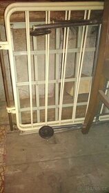 Dětská kovová postýlka