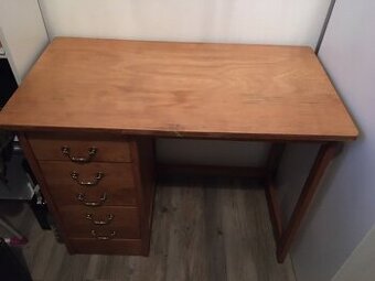 Prodám starožitný dětský stůl