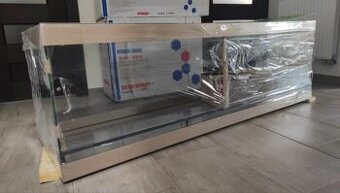 Terárium 120x40x40 Nové .Vhodné pro agamy, želvy hady. Síla