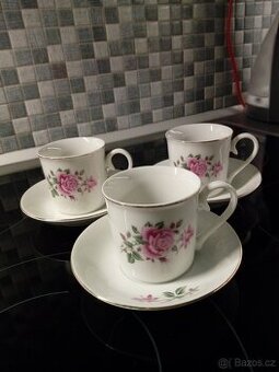Kávové hrníčky s podšálky