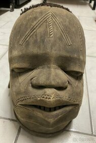 Prodám africkou dřevěnou masku (hlavu)