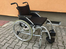 Invalidní vozík mechanický - odlehčený skládací