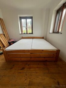 Manželská postel masiv 180x200