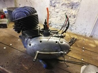 Kompletní motor ČZ175/450