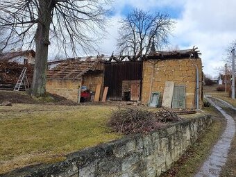 Piskovcove kvadry ze stodoly - 1