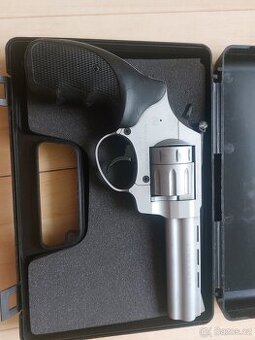 Revolver flobert 6 mm