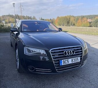 Audi A8, V8 4.2 / krásný stav