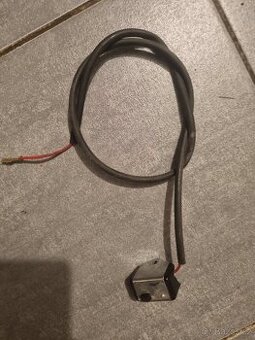 Tlačítko vypnutí motoru babeta 210,zkratovač
