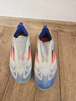 Kopačky Adidas beztkanickove