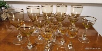 RETRO LUXUSNÍ SADA SKLENIC – ZLACENÍ A BUBLINA VE STOPCE