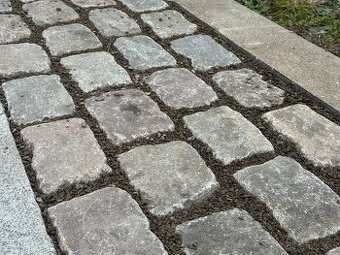 Staré dlažební kostky