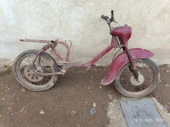 Prodám kostru Jawa 555